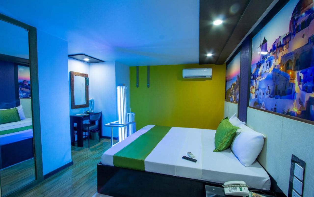 Eurotel Vivaldi Araneta เกซอนซิตี้ ภายนอก รูปภาพ