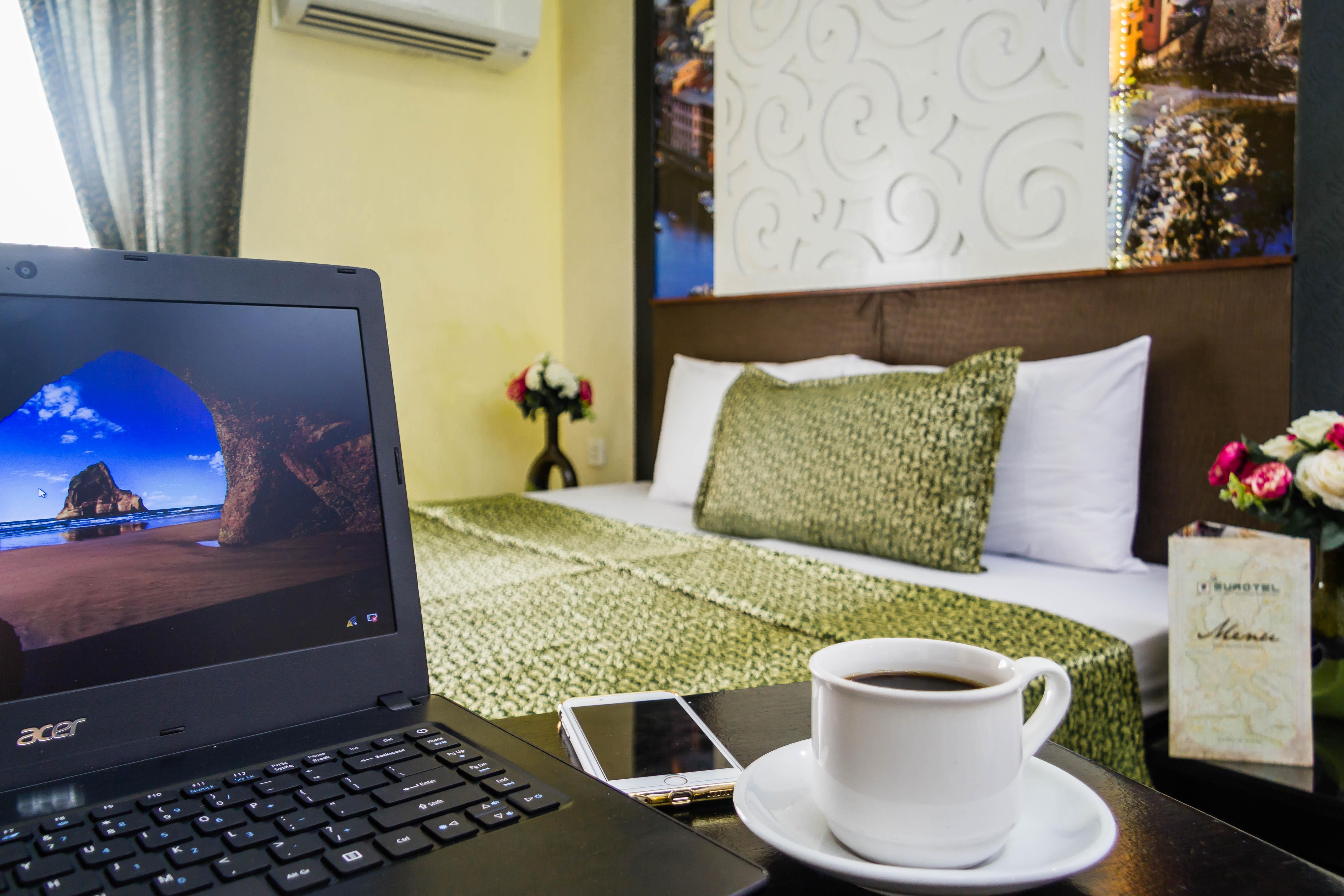 Eurotel Vivaldi Araneta เกซอนซิตี้ ภายนอก รูปภาพ