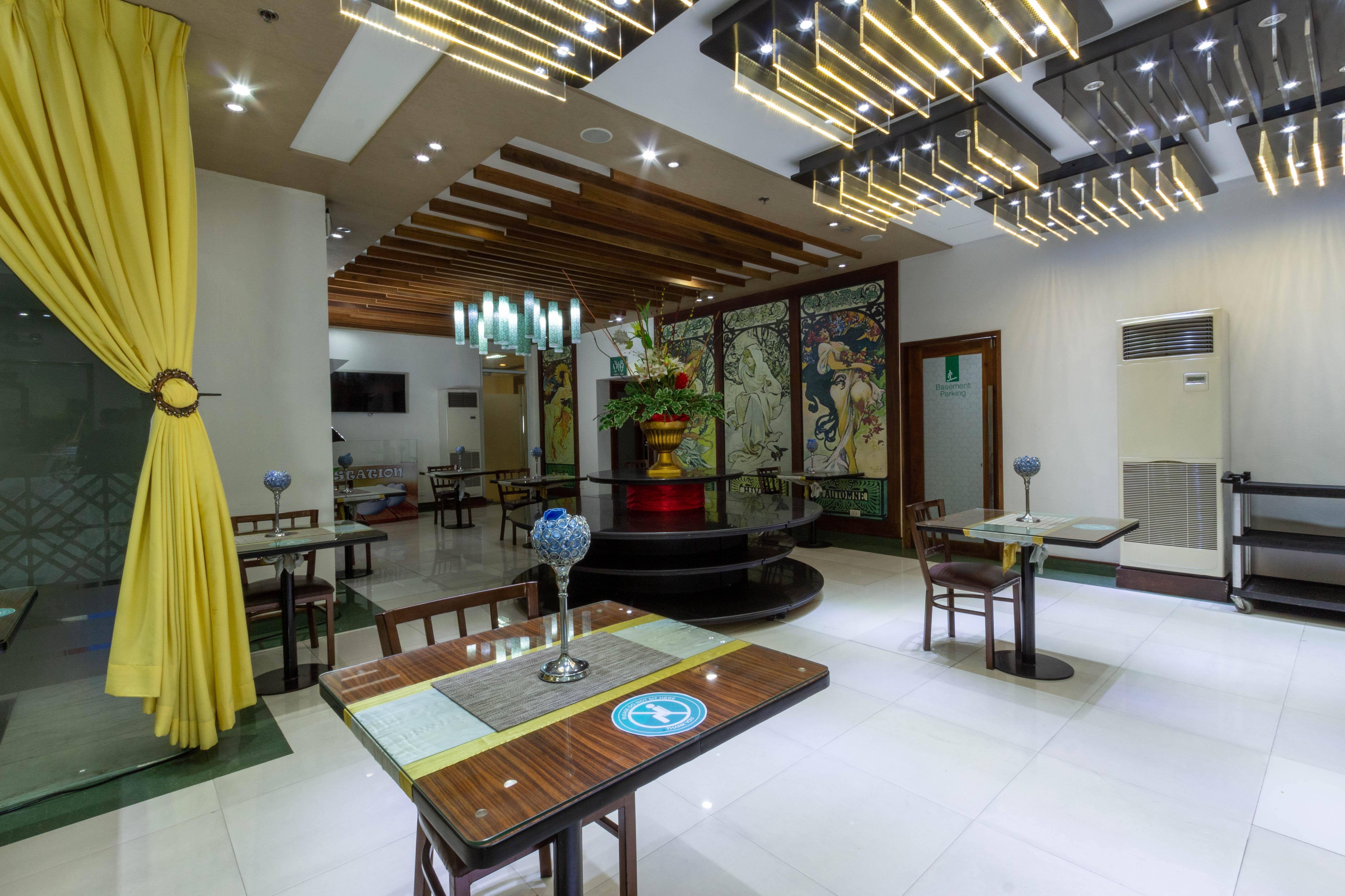 Eurotel Vivaldi Araneta เกซอนซิตี้ ภายนอก รูปภาพ