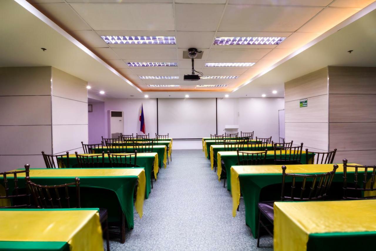 Eurotel Vivaldi Araneta เกซอนซิตี้ ภายนอก รูปภาพ
